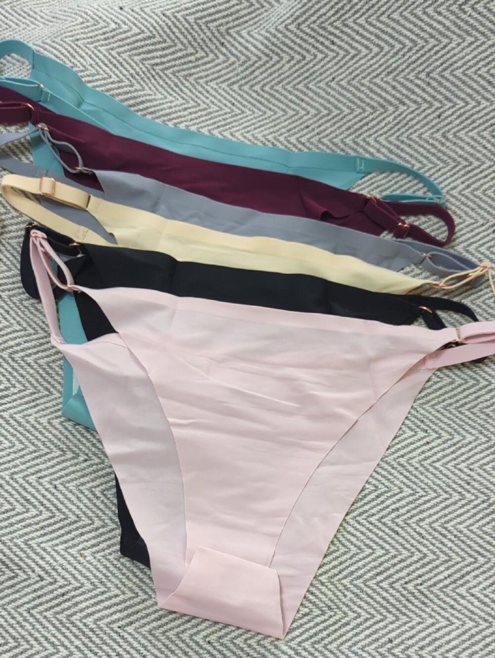 Seamless High-Cut Bikini Panties — Multi-Color Pack - Picture 10 of 12